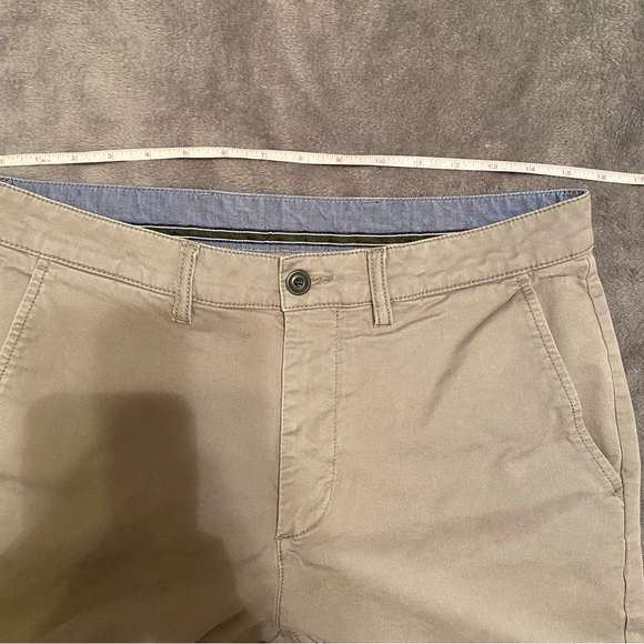 - LL Bean Standard Fit 33W x 30In - Picture 7 of 10